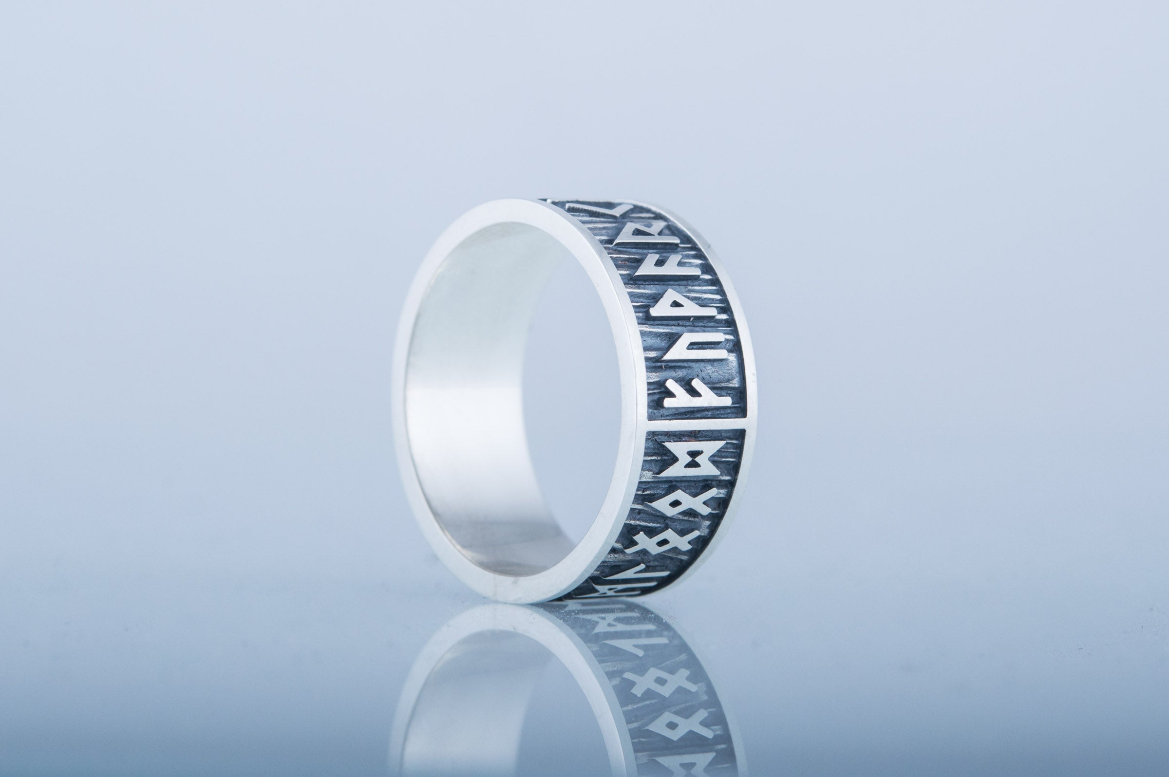 Bague best sale runes viking